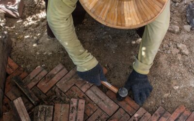 Jak przygotować taras pod kostkę, żeby służył przez lata?