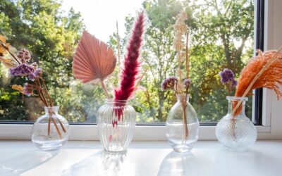 Jak udekorować okno tarasowe, by stało się ozdobą salonu?