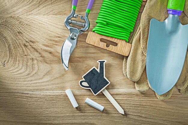 Jak uporządkować narzędzia ogrodnicze, by mieć je zawsze pod ręką?