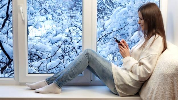 Jak ustawić okna na zimę plastikowe, by uniknąć wychłodzenia mieszkania?