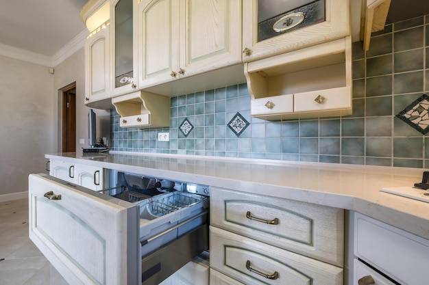 Ile kosztują fronty lakierowane i od czego zależy ich cena?