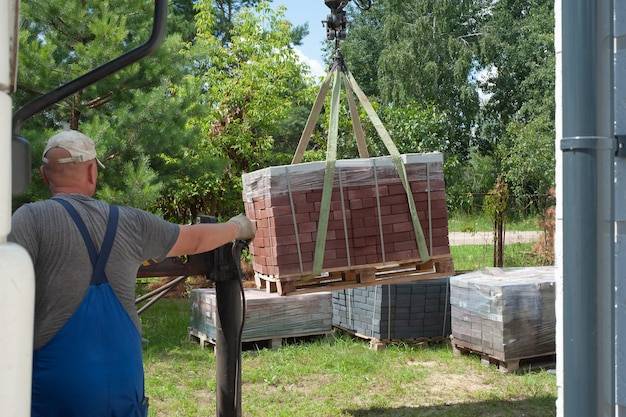 Jak tanio zrobić domek ogrodowy bez dużych wydatków?
