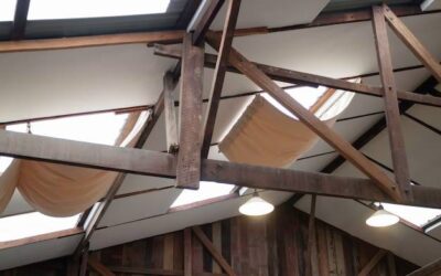 Jak zabudować słup na poddaszu w zgodzie z aranżacją wnętrza?