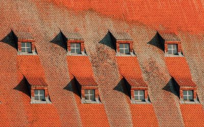 Jakie okno dachowe do kampera sprawdzi się w długiej podróży?